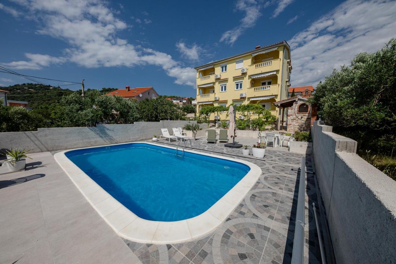 Casa Surya - Apartments With Sea View And Swimming Pool Barbat na Rabu Esterno foto