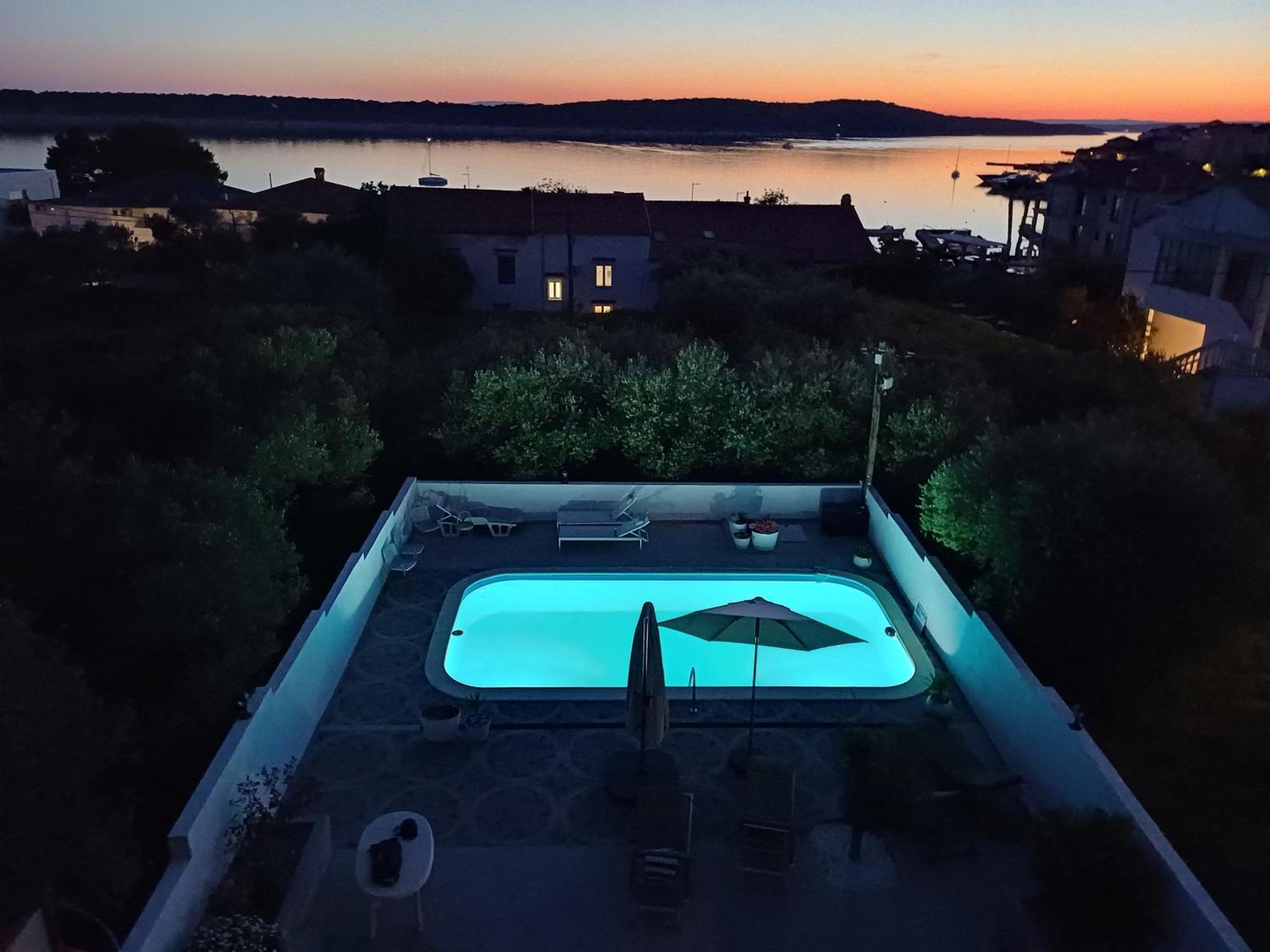Casa Surya - Apartments With Sea View And Swimming Pool Barbat na Rabu Esterno foto